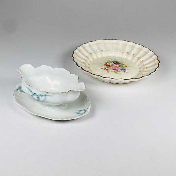 Dos piezas centro de loza inglesa y salsera porcelana