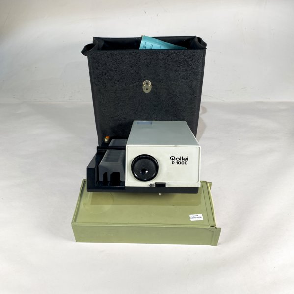 Proyector de Diapositivas Rollei P1000 Antiguo con Estuche y Accesorios